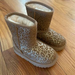 NWT with BOX UGG Kids Classic || Glitter Leopard Boot Size 2 uggs toddler baby